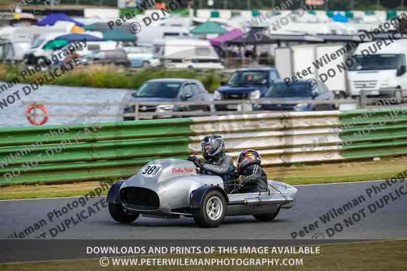 Vintage motorcycle club;eventdigitalimages;mallory park;mallory park trackday photographs;no limits trackdays;peter wileman photography;trackday digital images;trackday photos;vmcc festival 1000 bikes photographs